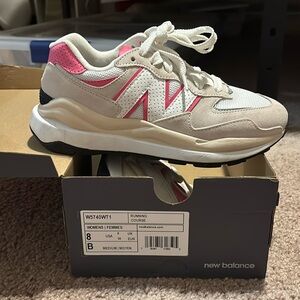 New Balance Women 5740. 8